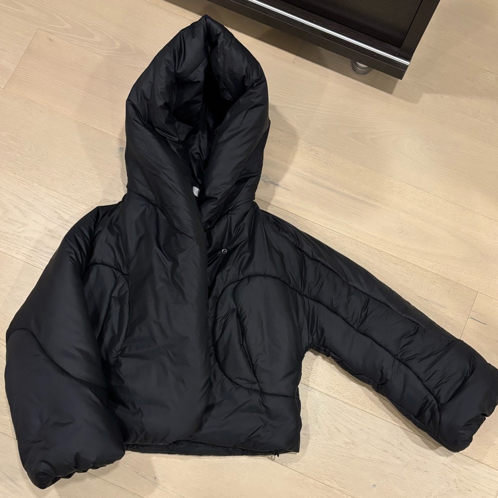 Lululemon hooded insulated wrap puffer jacket size 4 black